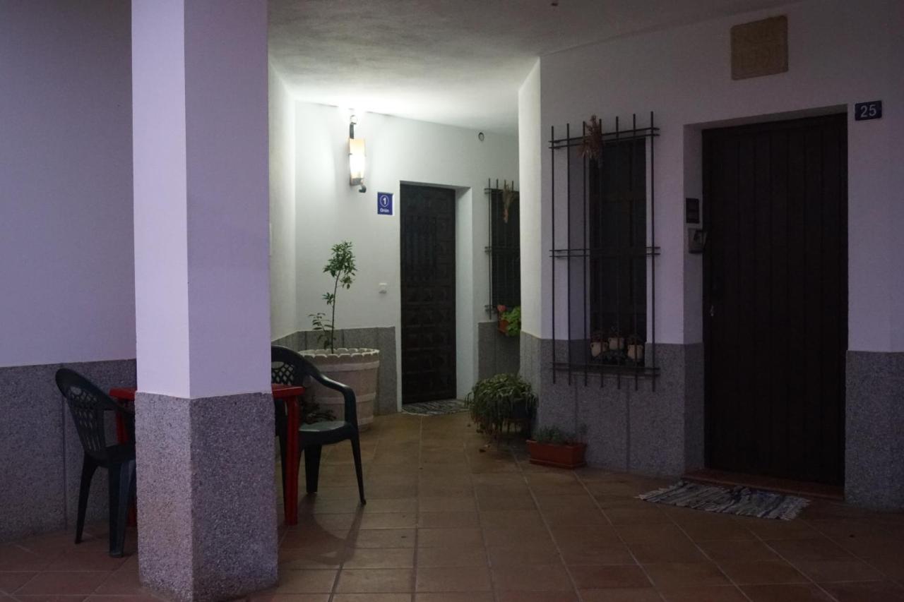 Apartamentos Estrellas De Monfraguee Torrejón el Rubio Extérieur photo